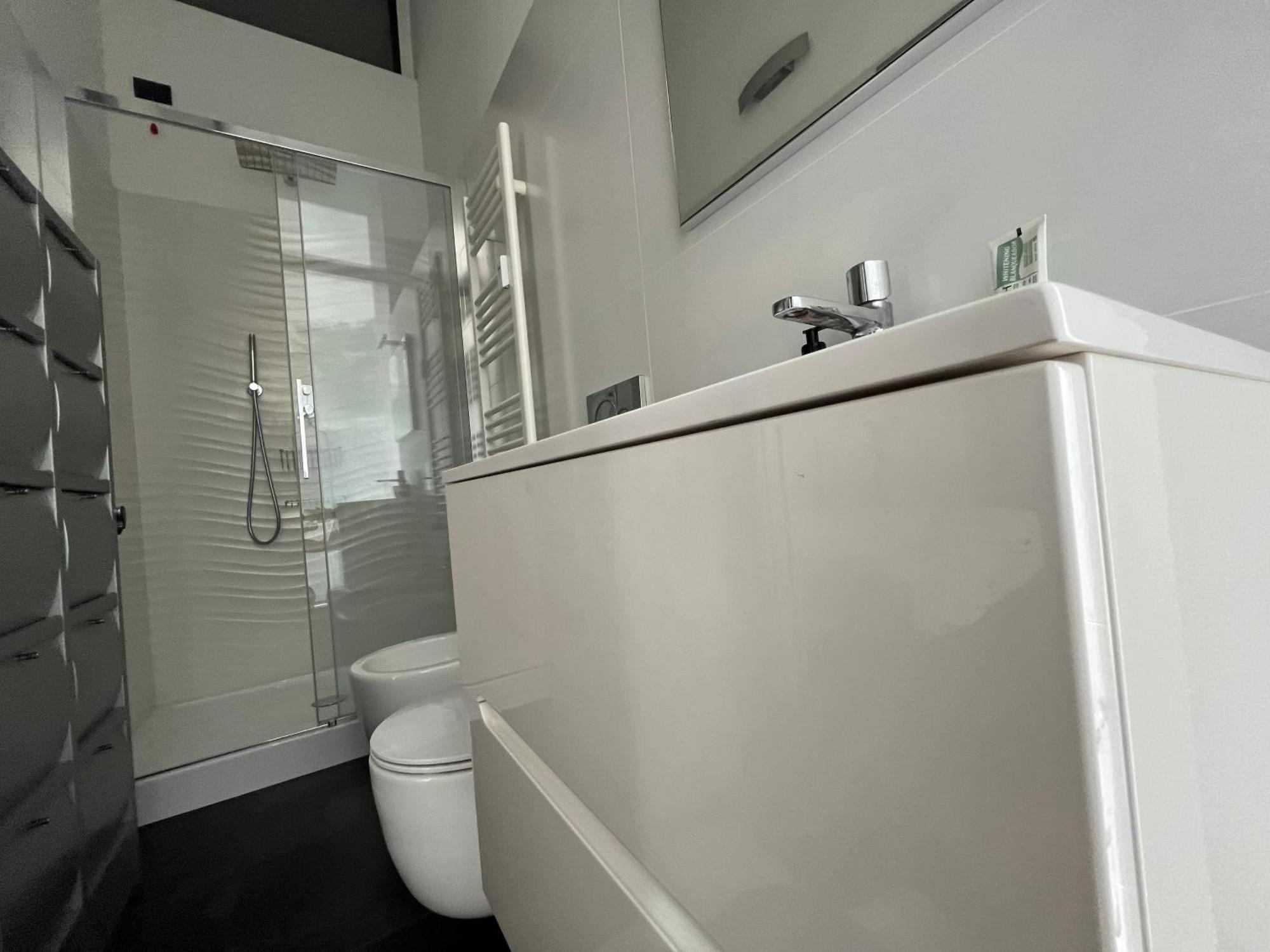 Bellissima Con Bagno Privato Citylife - Sempione Homestay Milan